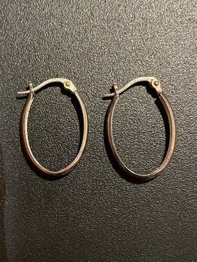 Silver oval hoop earrings